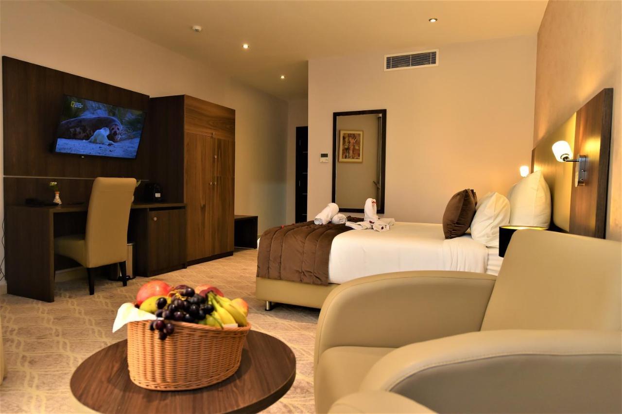 Mf Hotel Oran Bir El Djir Dış mekan fotoğraf